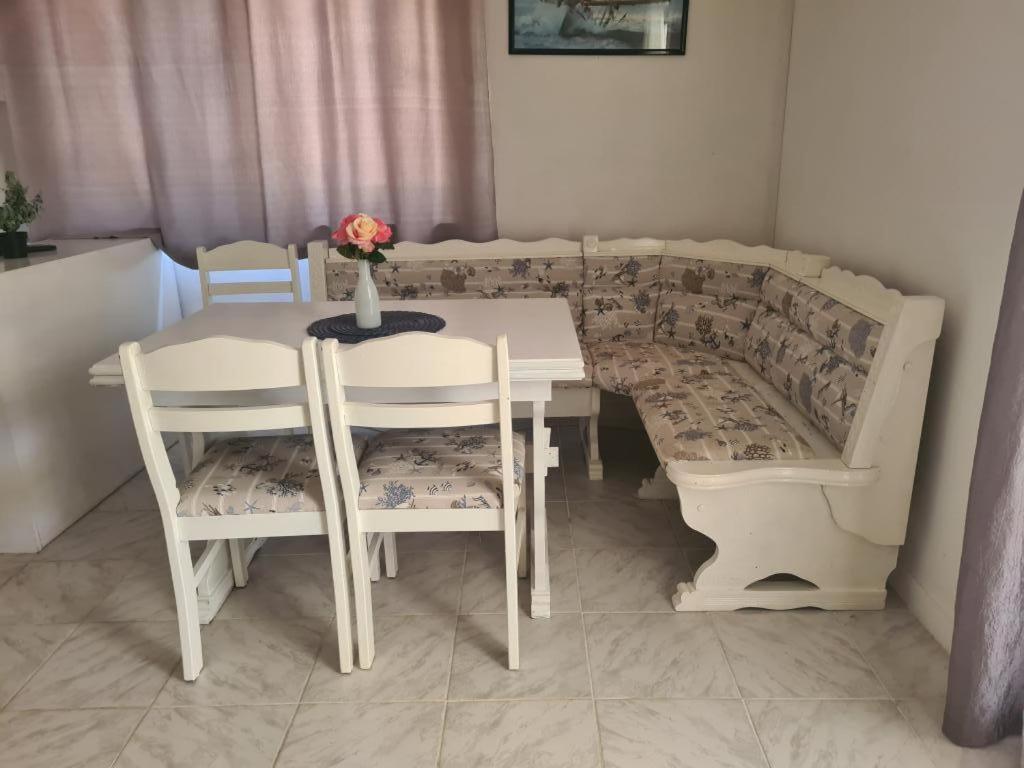 רוגוזניצה Apartments Triton מראה חיצוני תמונה